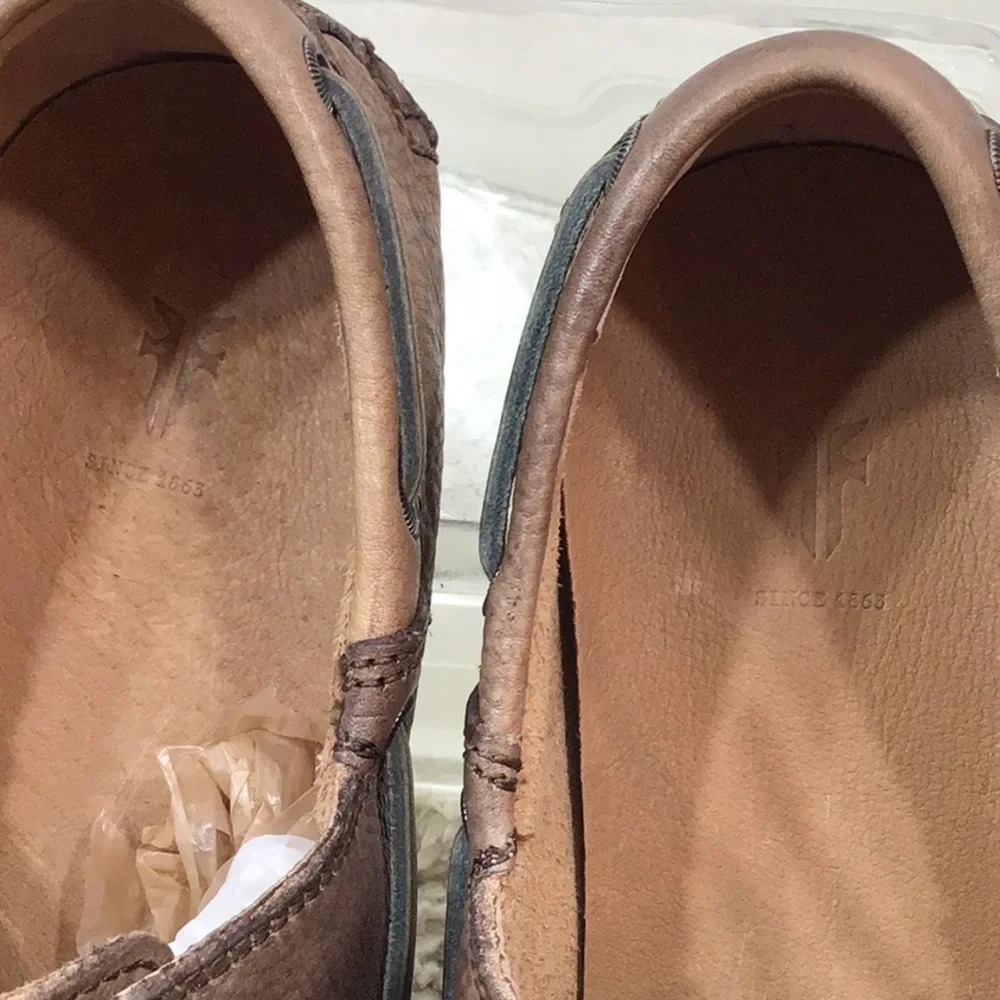 Frye men’s distressed brown leather boat shoes 9.5